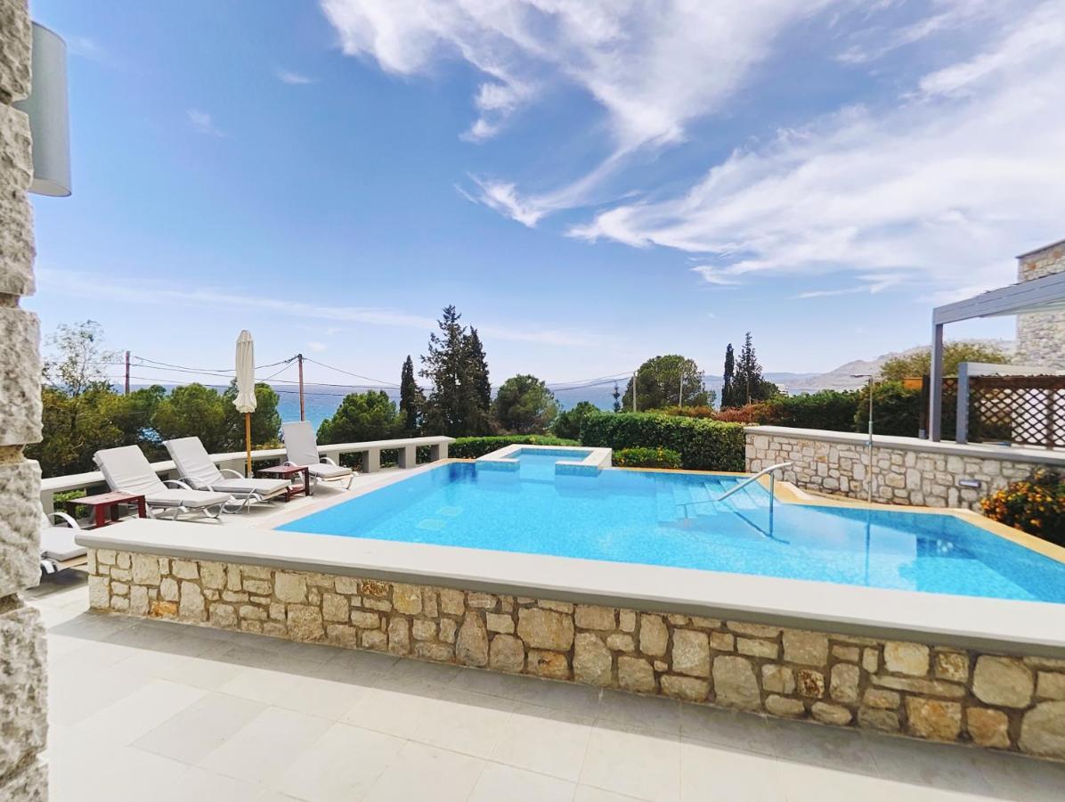 Villa Costamare - Enjoy Lazy Days On The Private Pool-Jacuzzi Pefki Екстериор снимка