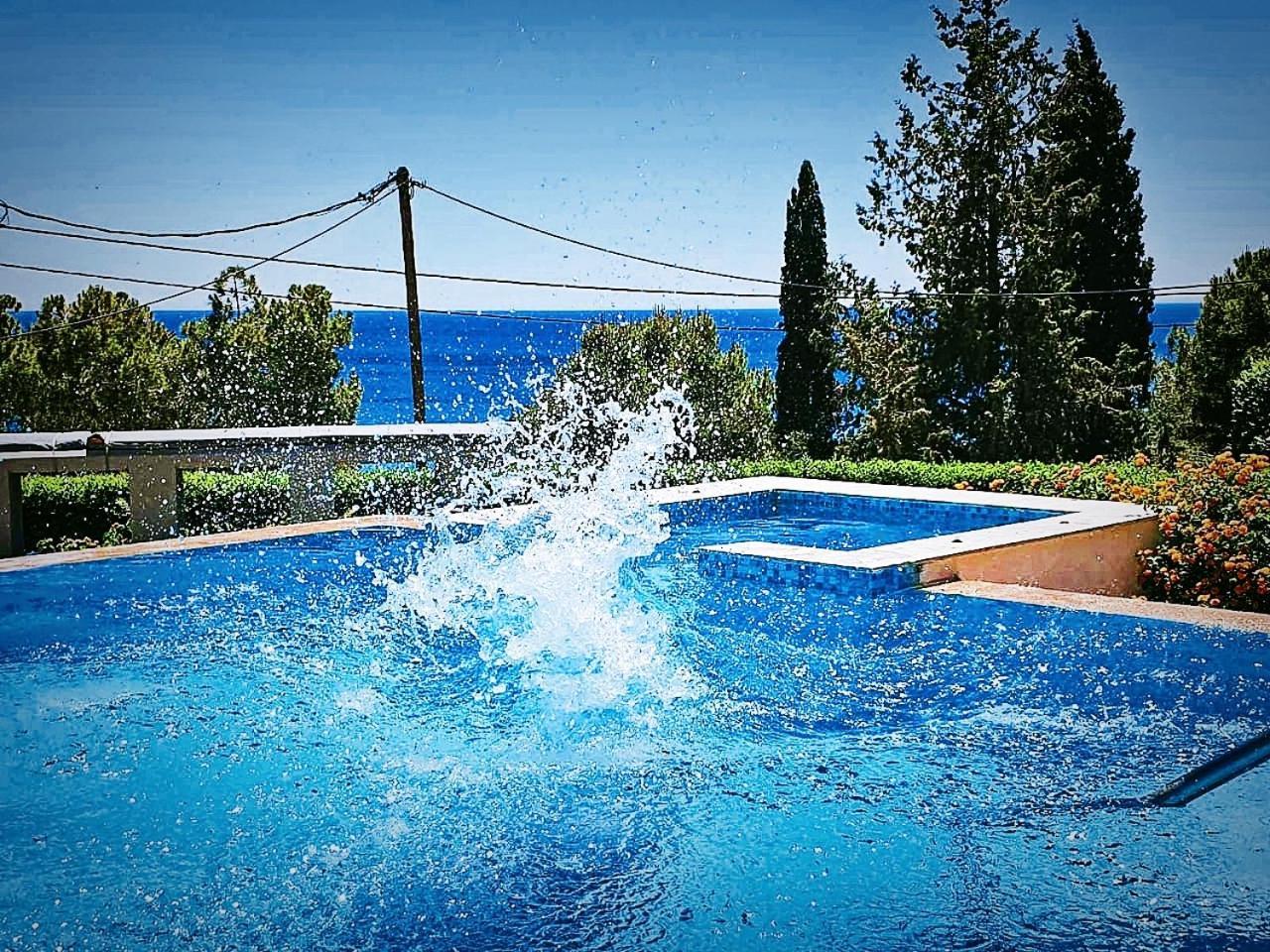 Villa Costamare - Enjoy Lazy Days On The Private Pool-Jacuzzi Pefki Екстериор снимка