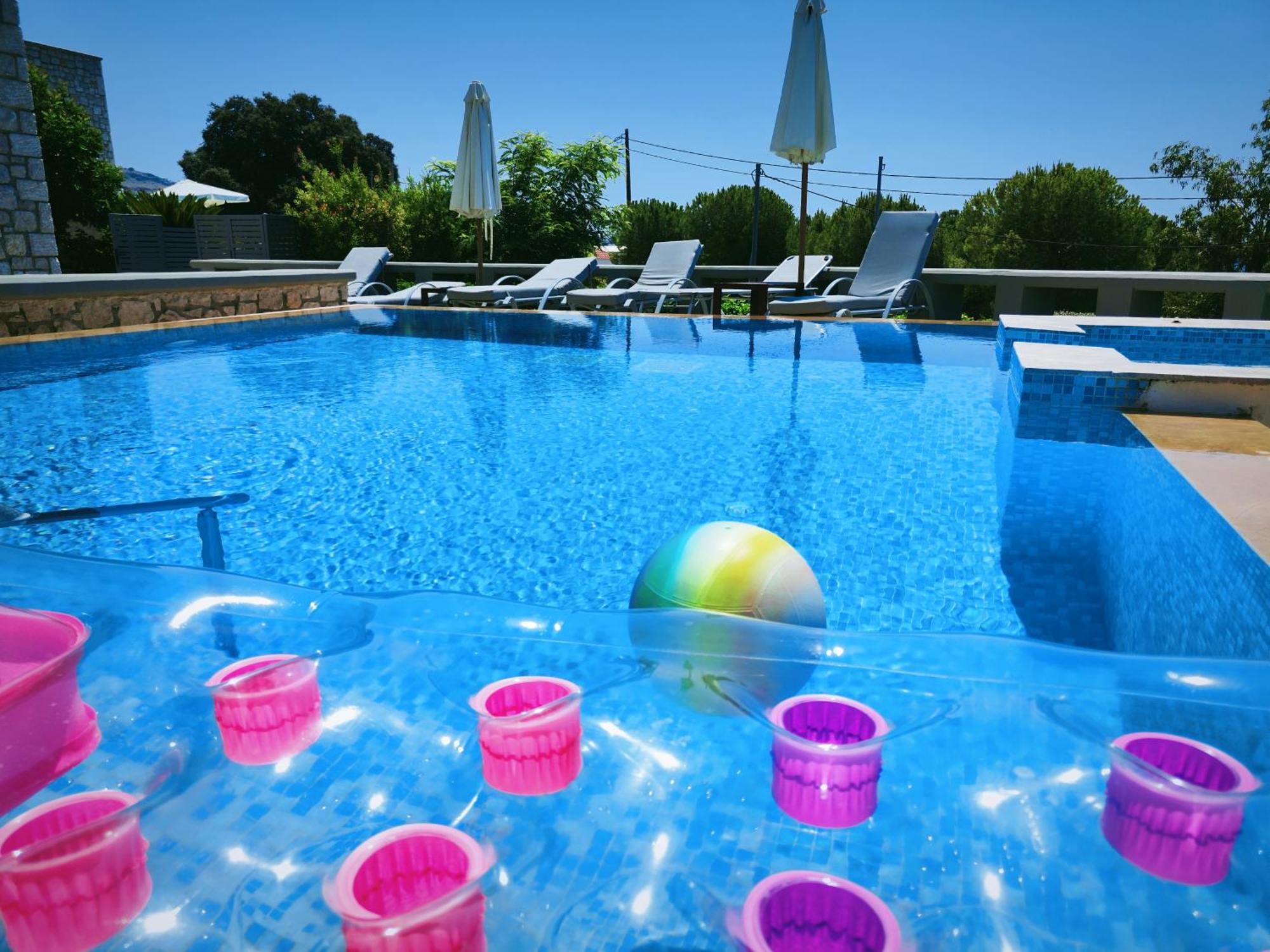 Villa Costamare - Enjoy Lazy Days On The Private Pool-Jacuzzi Pefki Екстериор снимка